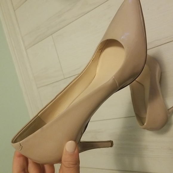 Nine west nude shows - Picture 9 of 9